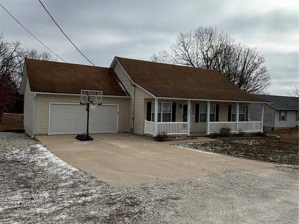 1420 Sandpiper Dr, Saint Clair, MO 63077