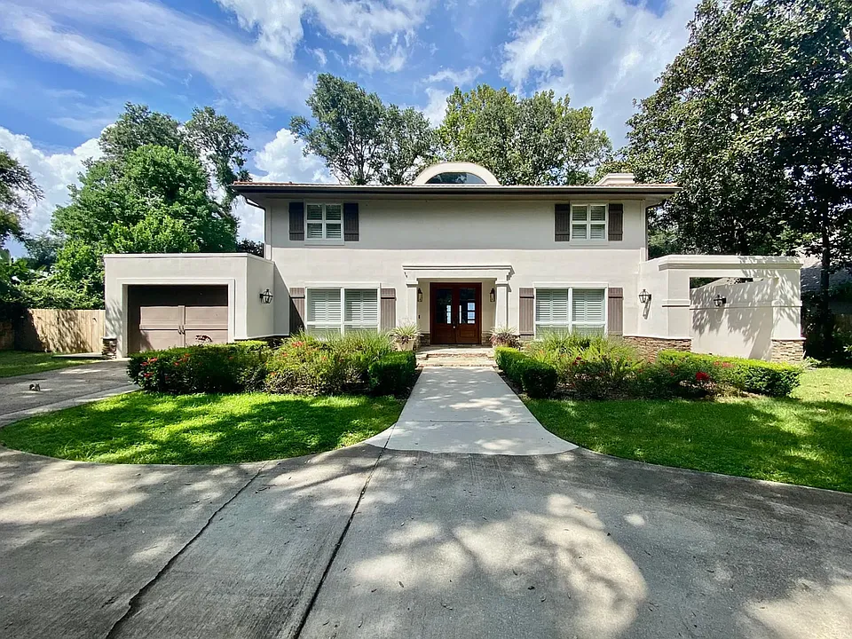 2380 W Bayshore Rd