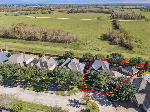 2202 Summer Wind Dr, Sugar Land, TX 77479