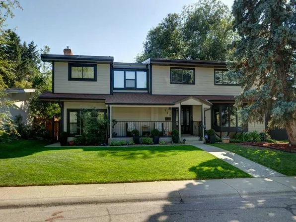 128 N Chinook Dr SW, Calgary, AB T2V 2P9