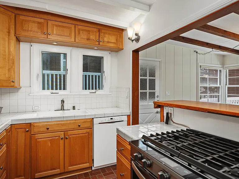 122 Opal Ave #1/2 — Photo 14