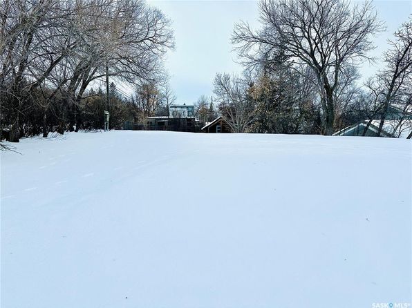 464 13th STREET E, Regina Beach, SK S0G 4C0