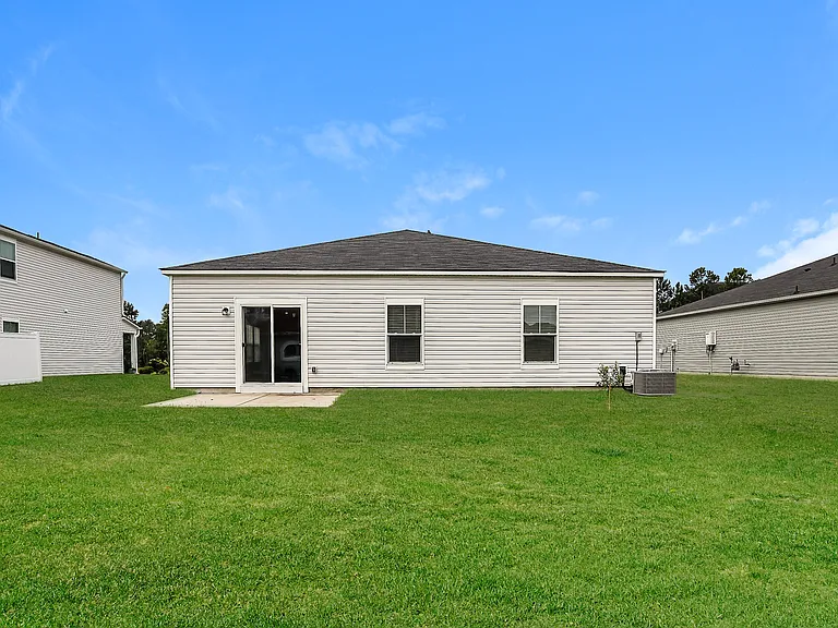 136 S Reindeer Rd — Photo 15