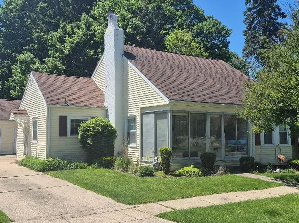 210 Fox St, La Porte, IN 46350
