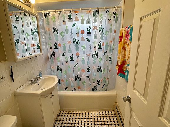 3rd image of 3533 S Harlem Ave #1R