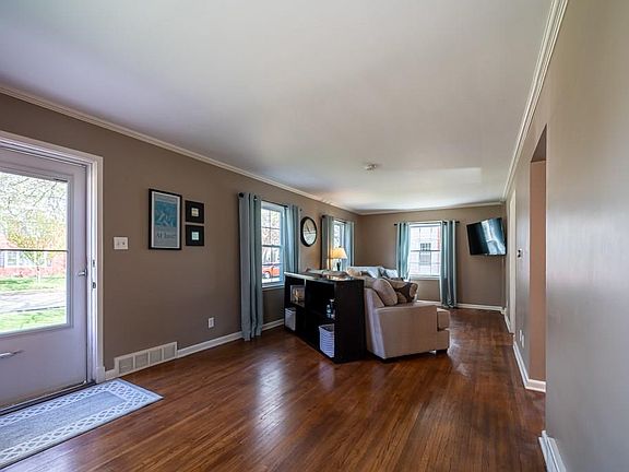 5th image of 538 SW Kenworthy Dr