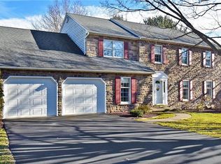 2231 Stonewall Dr, Macungie, PA 18062