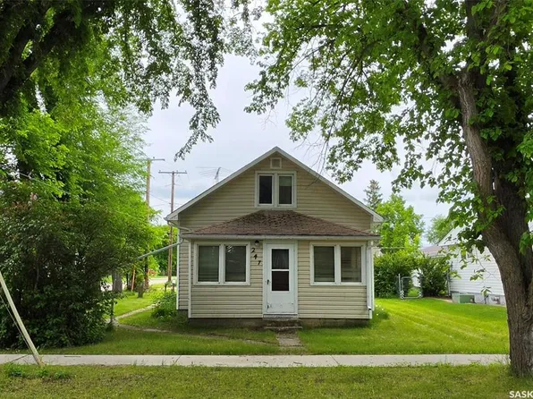 247 2nd AVENUE NE, Preeceville, SK S0A 3B0