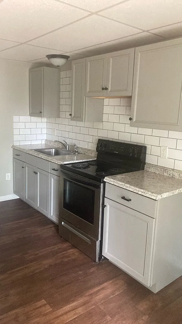 546 S Main Street — Photo 1