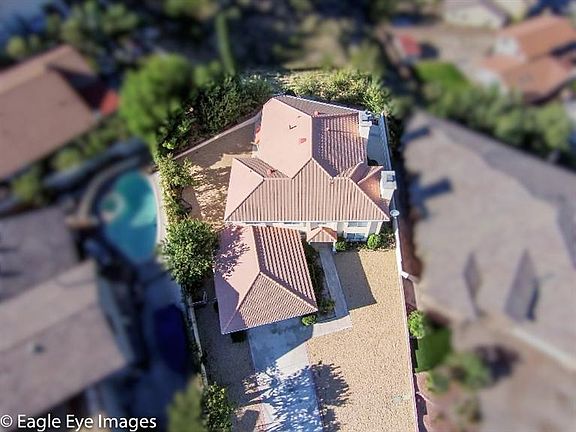 3rd image of 17840 Crescent Ct