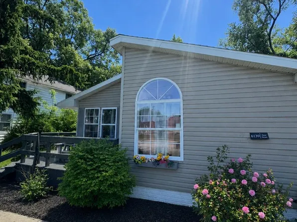 6139 Dorr St, Toledo, OH 43615