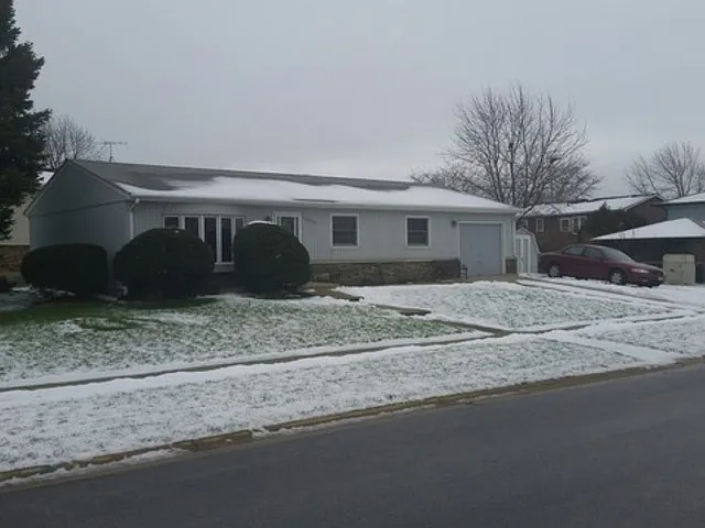 16333 76th Ave photo 1
