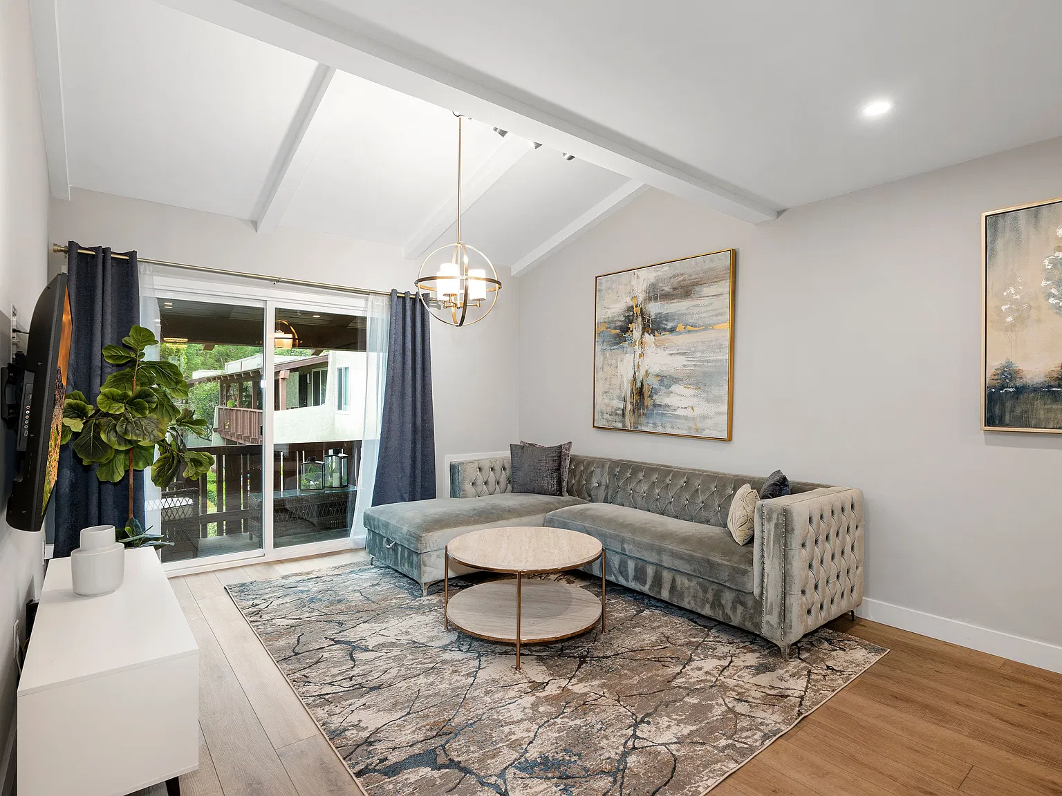 1 bed, 700 sqft, $2,450 — Photo 3