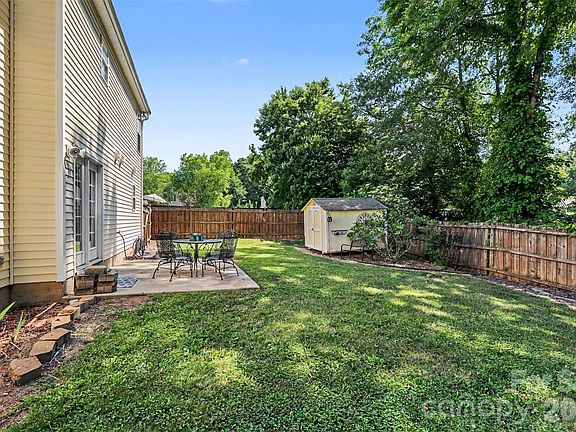 5th image of 264 Brookstone Dr