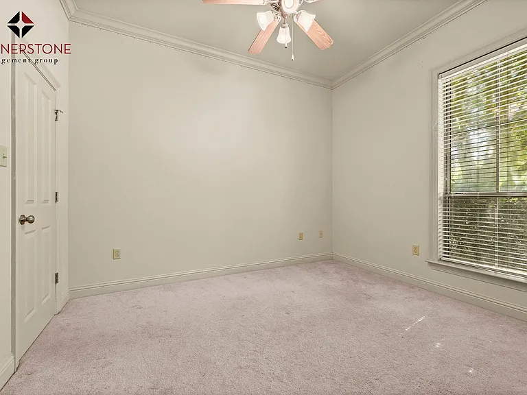 8564 Grand View Dr — Photo 13