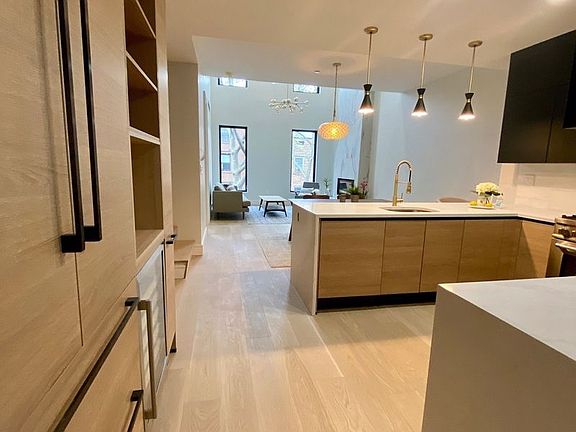 3rd image of 40 Douglass St #2
