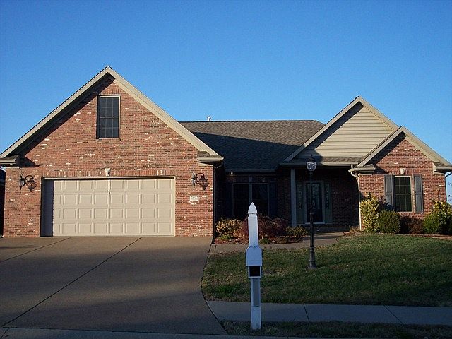 2nd image of 2902 Charlestown Ct