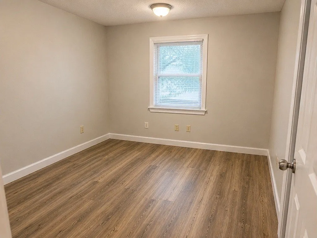 2 Bed/1 Bath Apartment in Surfside Beach - $1350/mo - 5 Blocks to the Beach — Photo 4