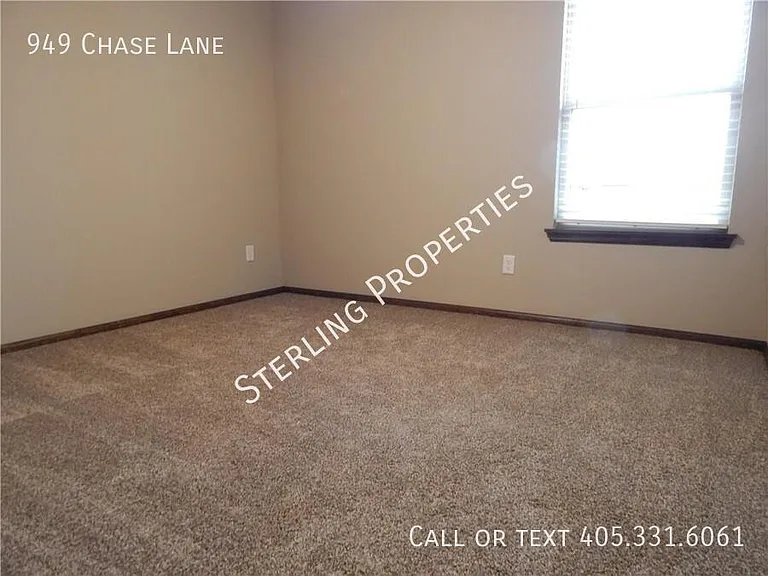 949 Chase Ln — Photo 25