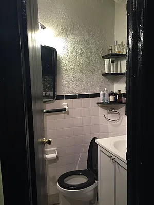 Rented by Downtown Mgt & Realty LLC | media 8