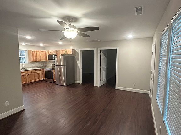 4th image of 1585 Eller Rd #B