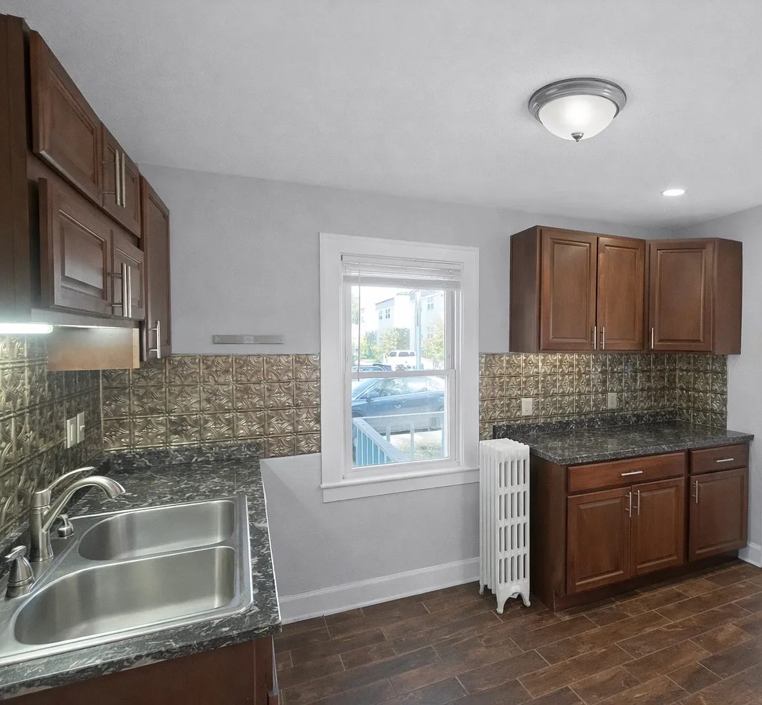 5 bed, $3,100 — Photo 4