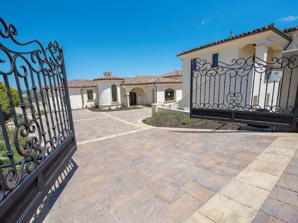 18386 Via Ambiente, Escondido, CA 92029