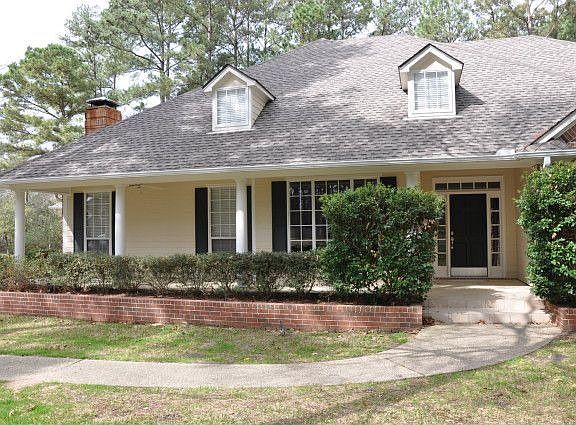 3rd image of 18166 Forest Glen Cir