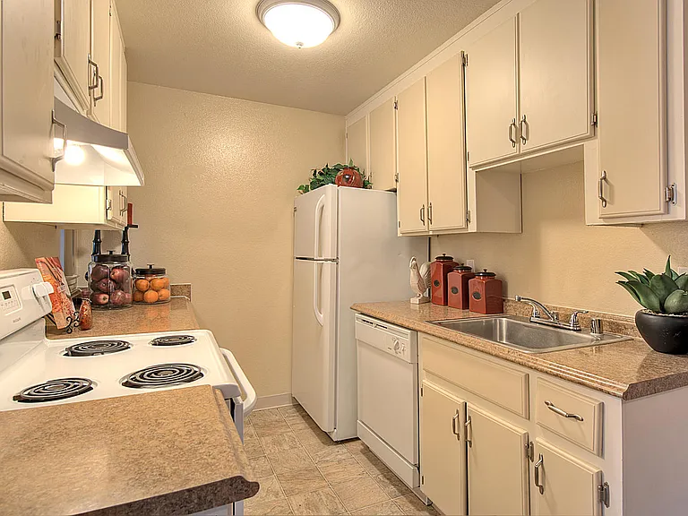 Bridge Bay Apartments — Photo 9