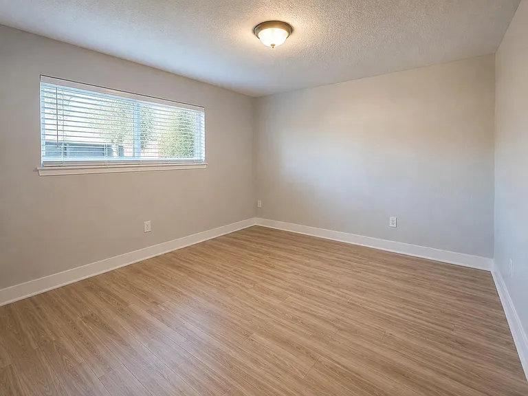 8004 Beechnut St — Photo 4