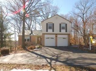 8272 Hornbuckle Dr, Springfield, VA 22153