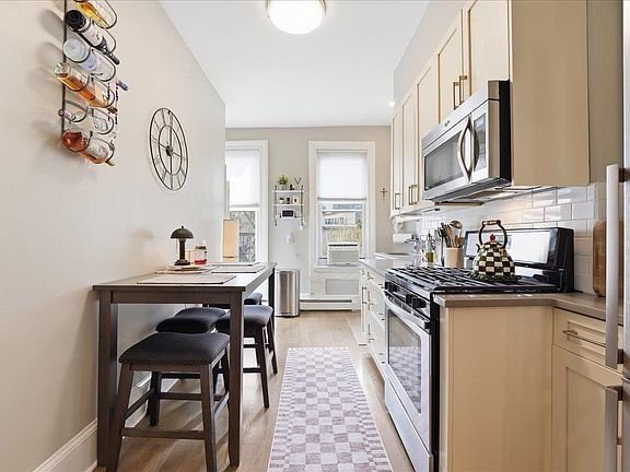 4th image of 63 Madison St APT 6