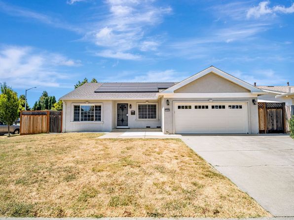 7553 Hazelnut Dr