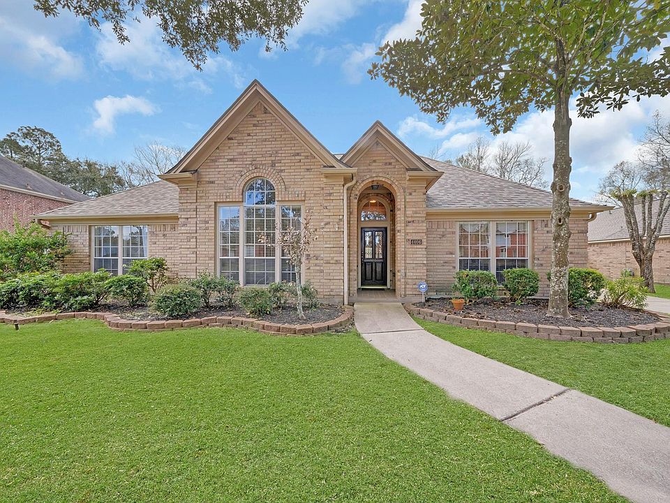 1st image of 4406 Island Hills Dr