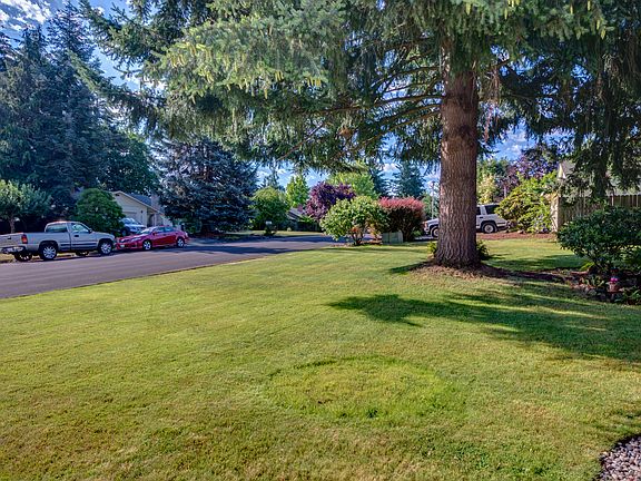 4th image of 4620 NE 49th Ave