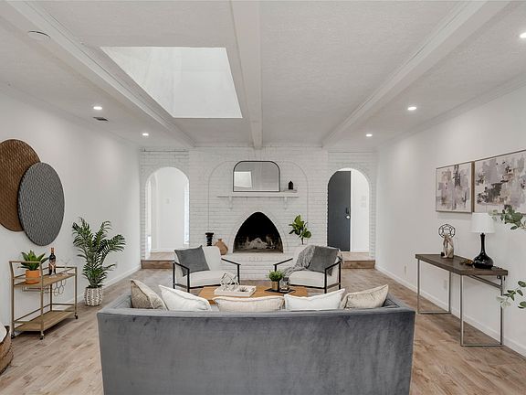 3rd image of 4202 N Hills Dr