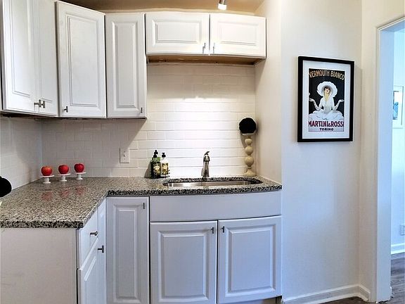 2nd image of 1435 Jersey St #204