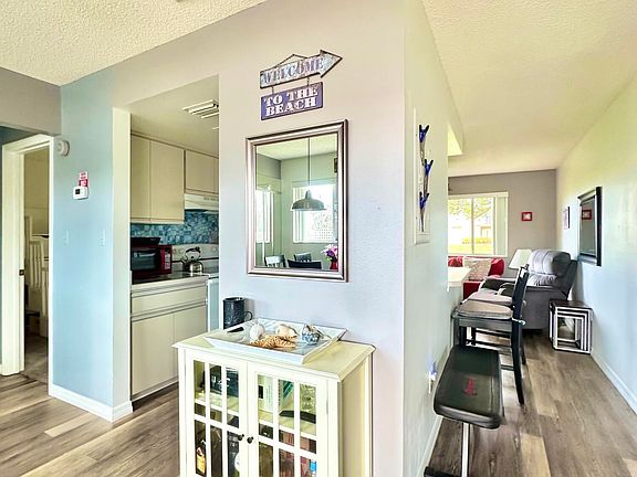 2nd image of 708 Beach Park Ln