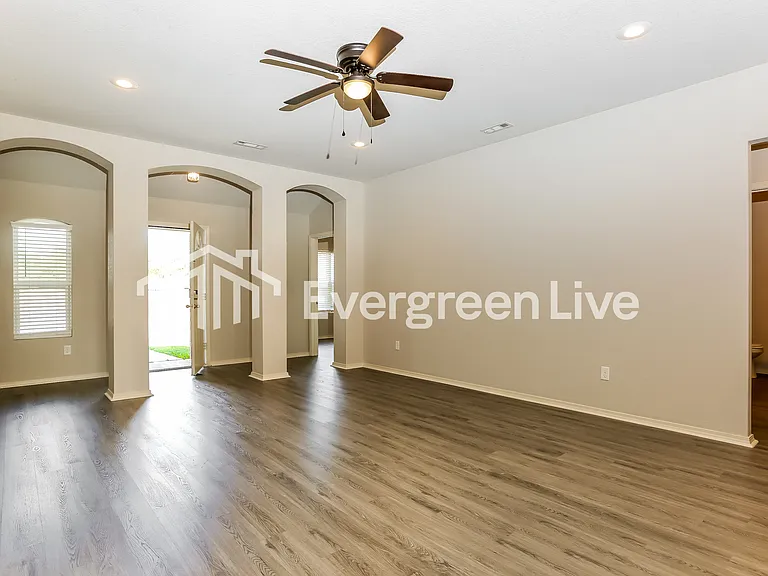 5504 Bundy Dr — Photo 4