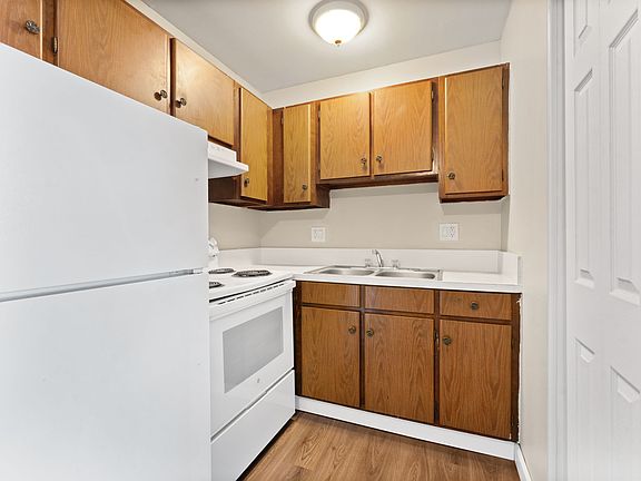 2nd image of 1437 Ford Rd #2