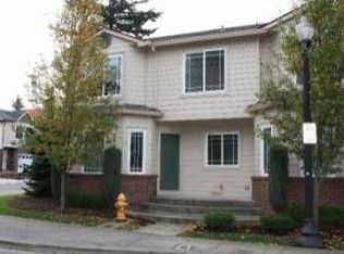 696 NE 9th St, Gresham, OR 97030