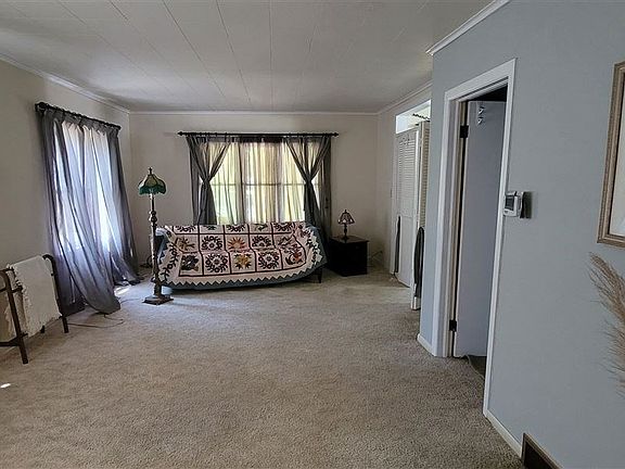 4th image of 905 W Stewart St