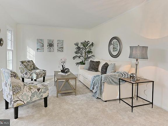 3rd image of 3409 Monarch Ln