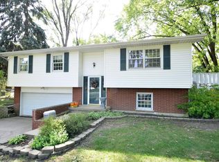 346 Davis Rd, Batavia, IL 60510