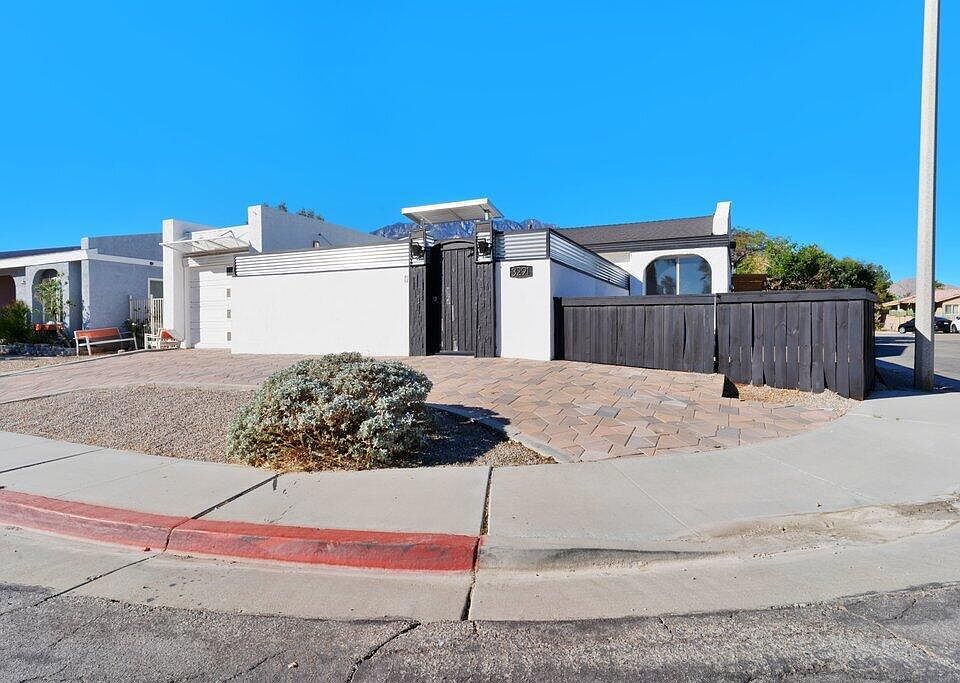 1st image of 3291 N Sandspring Dr