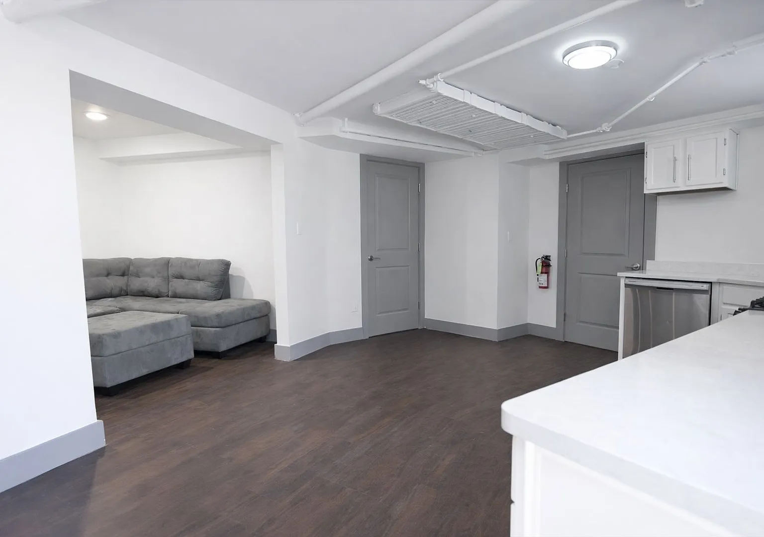 306 Bryant Ave — Photo 4