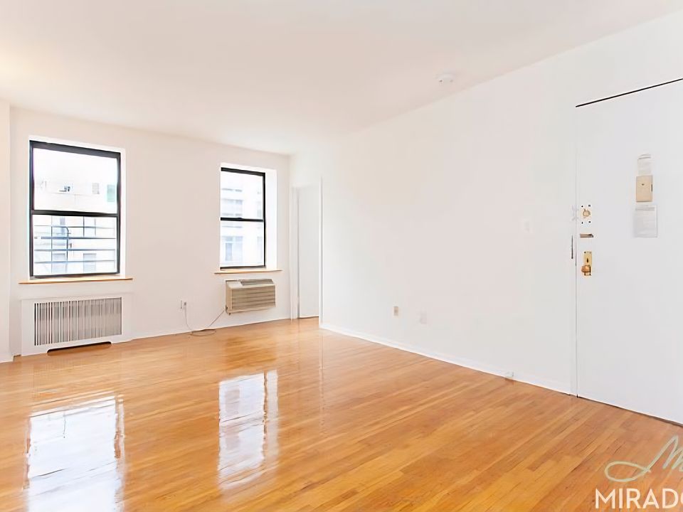 1st image of 1558 York Ave APT 3a