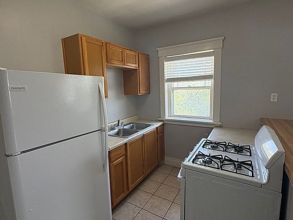 3rd image of 3301 Dewey Ave APT 14