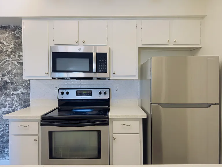 231 W Horizon Ridge Pkwy #927 — Photo 11
