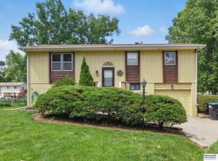 128 S 110th St, Omaha, NE 68154